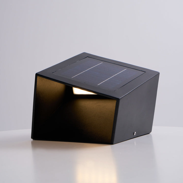 Cube Garden Solutomhuslampa