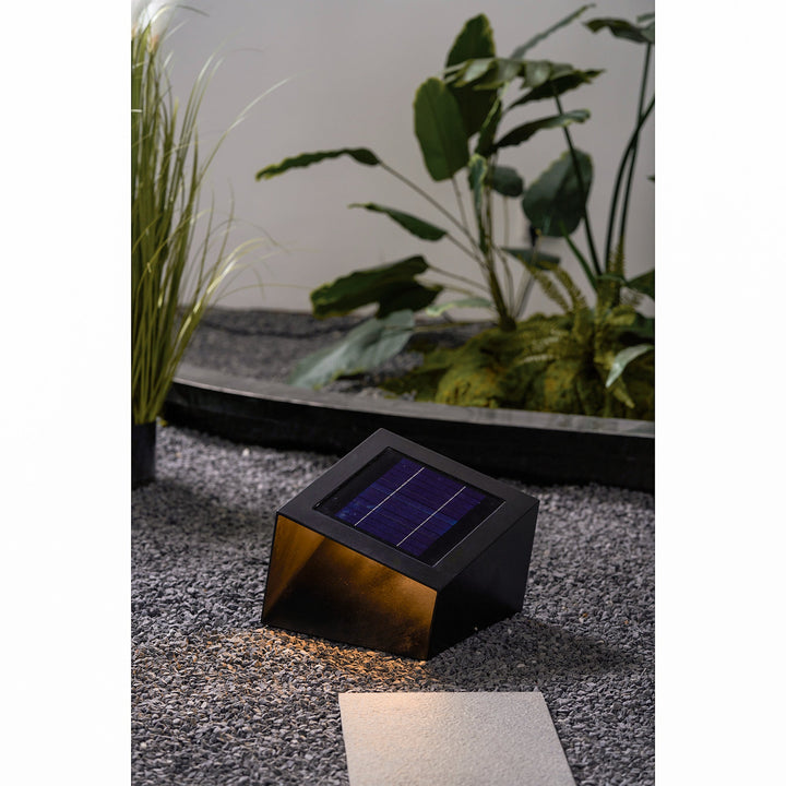 Cube Garden Solutomhuslampa