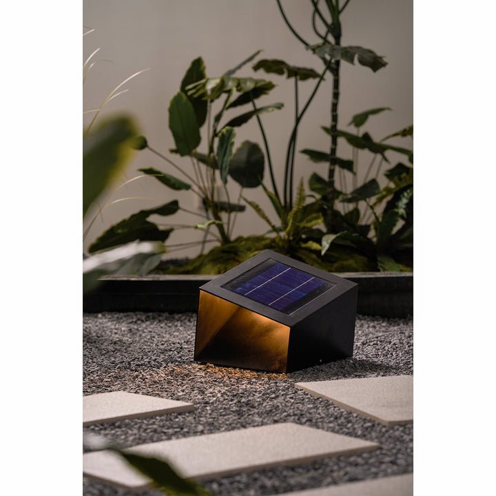Cube Garden Solutomhuslampa