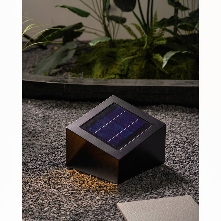 Cube Garden Solutomhuslampa