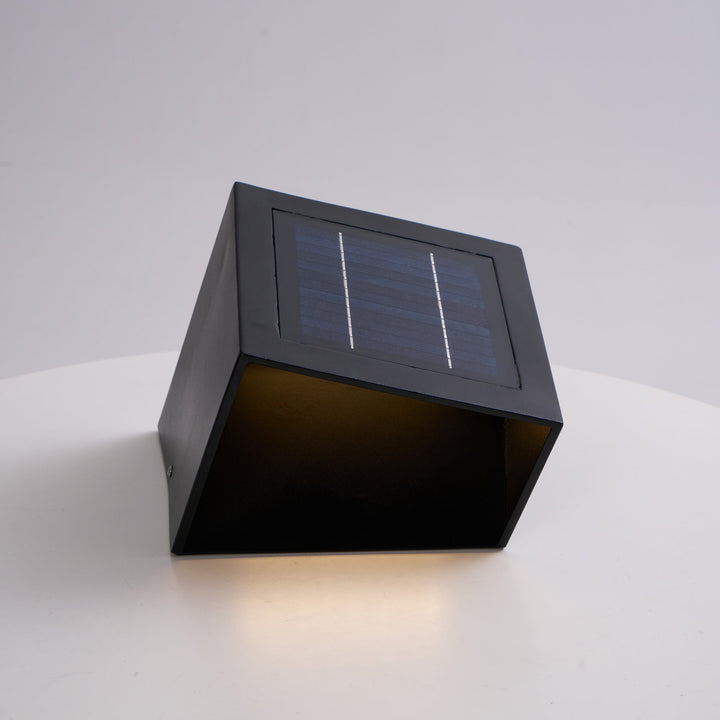 Cube Garden Solutomhuslampa