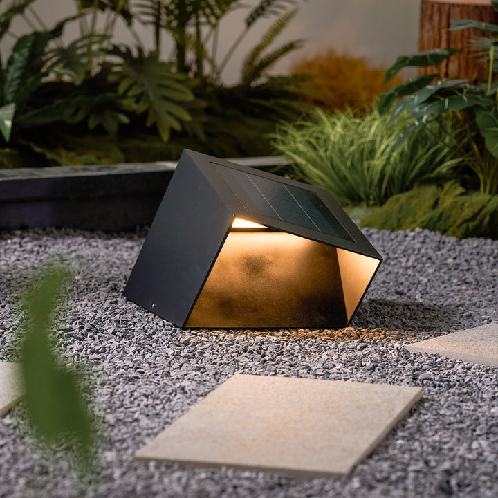 Cube Garden Solutomhuslampa