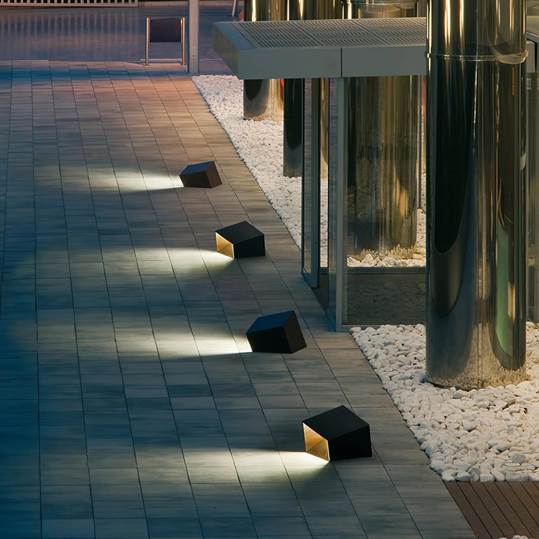 Cube Garden Solutomhuslampa