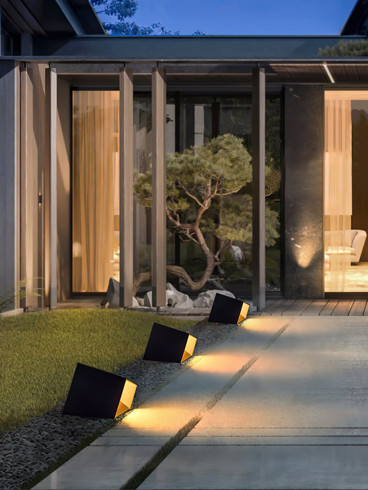 Cube Garden Solutomhuslampa
