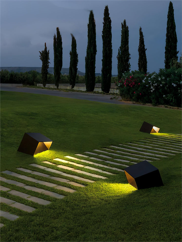 Cube Garden Solutomhuslampa