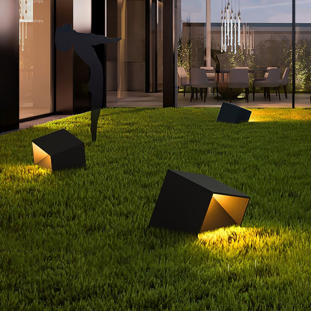 Cube Garden Solutomhuslampa