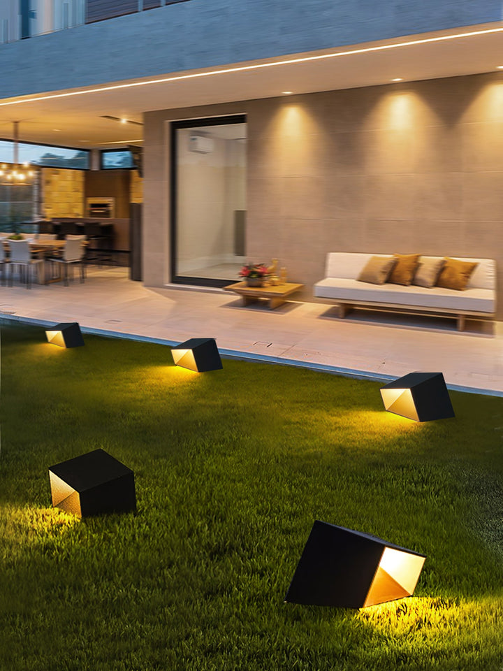 Cube Garden Solutomhuslampa