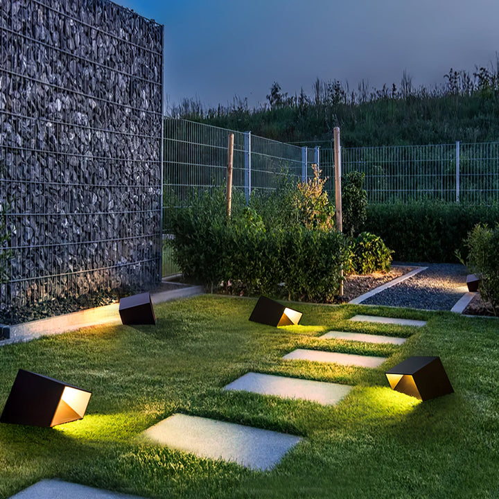 Cube Garden Solutomhuslampa