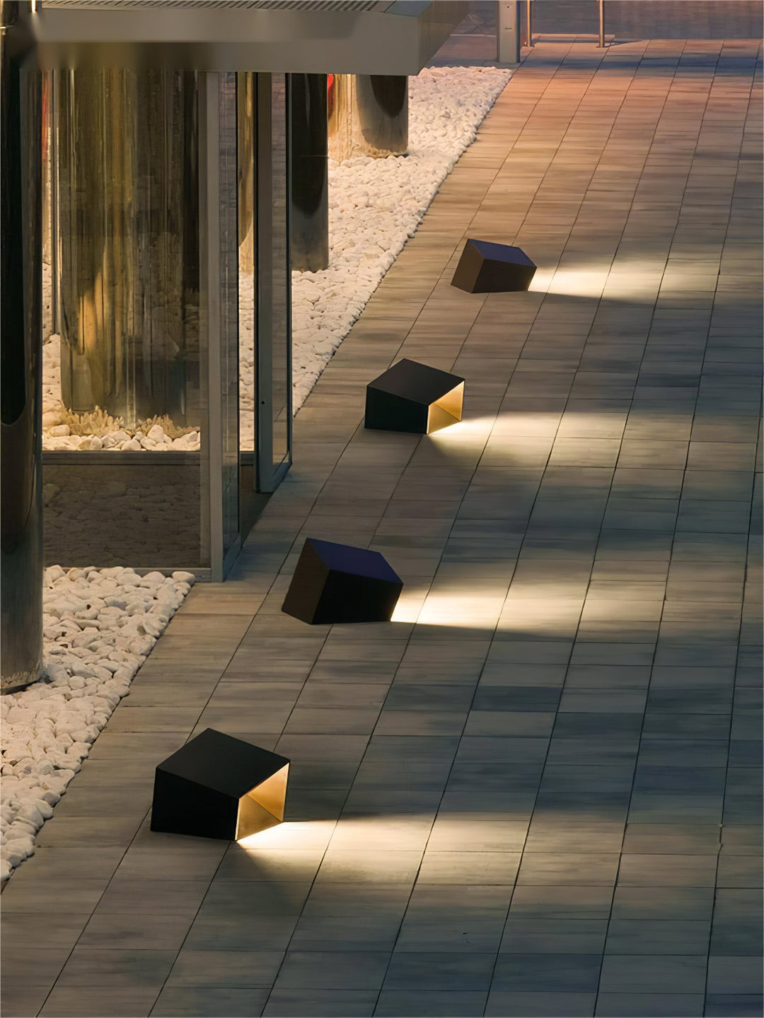 Cube Garden Solutomhuslampa