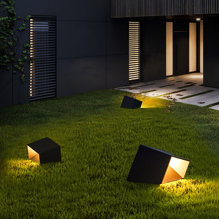 Cube Garden Solutomhuslampa