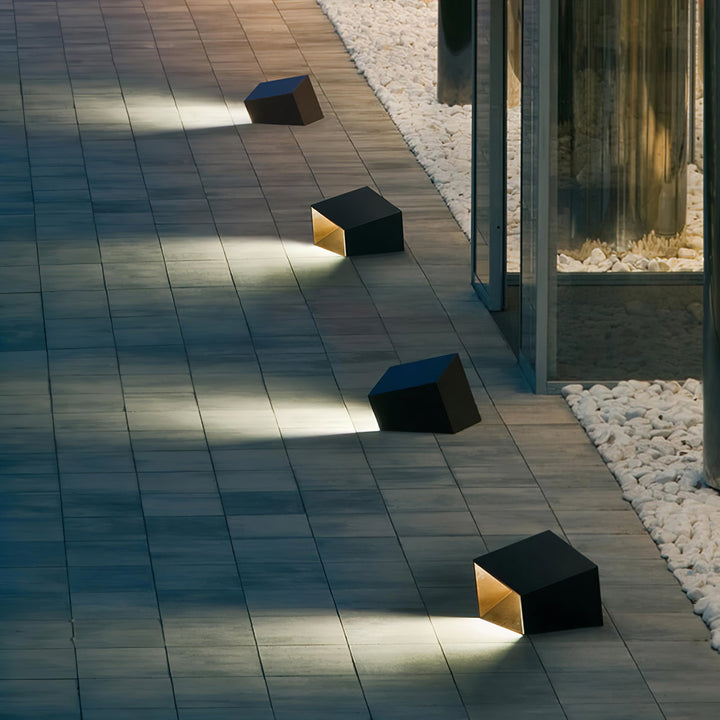 Cube Garden Solutomhuslampa