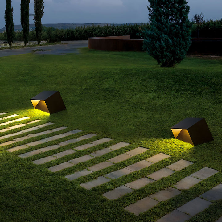 Cube Garden Solutomhuslampa