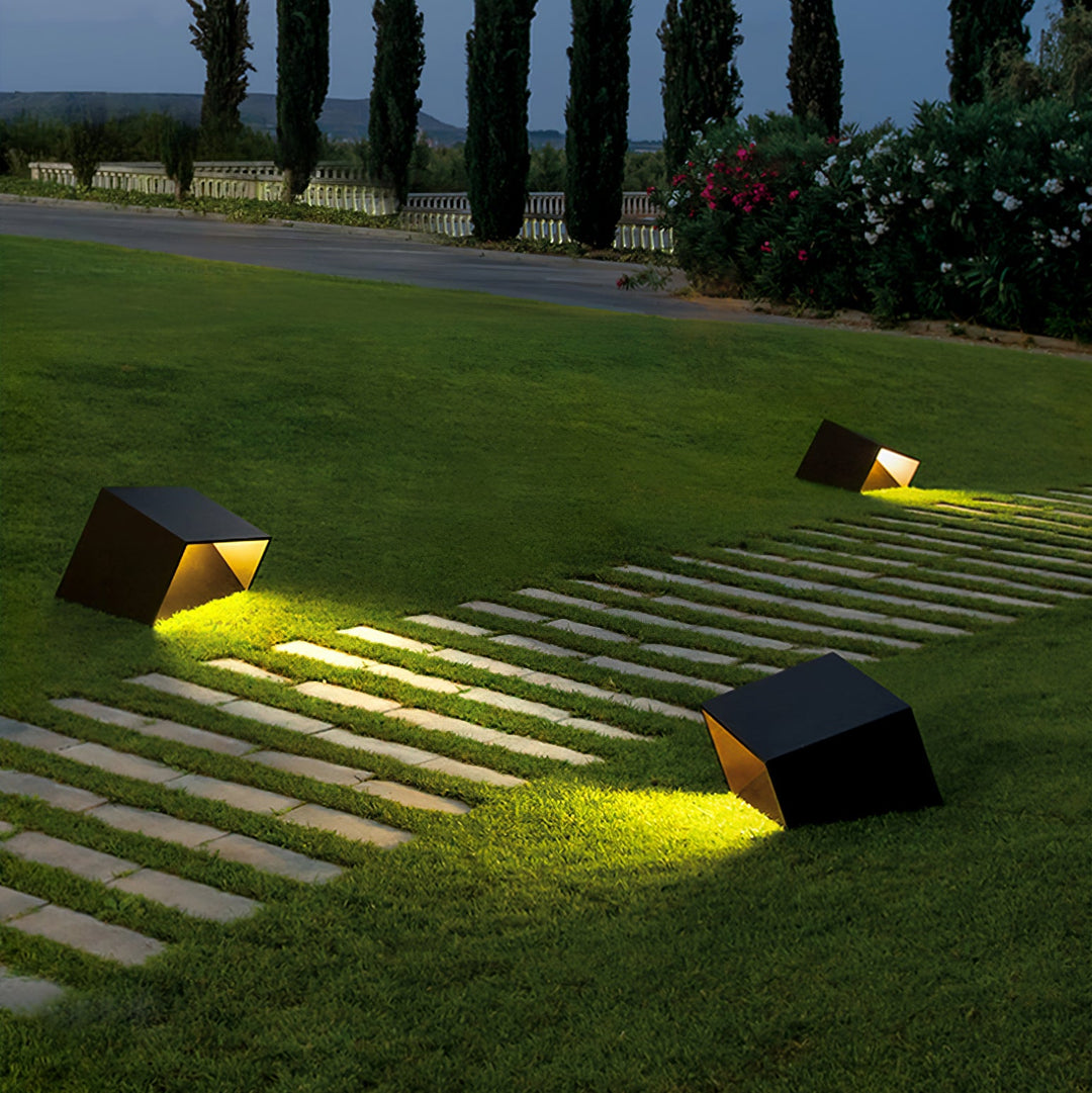 Cube Garden Solutomhuslampa