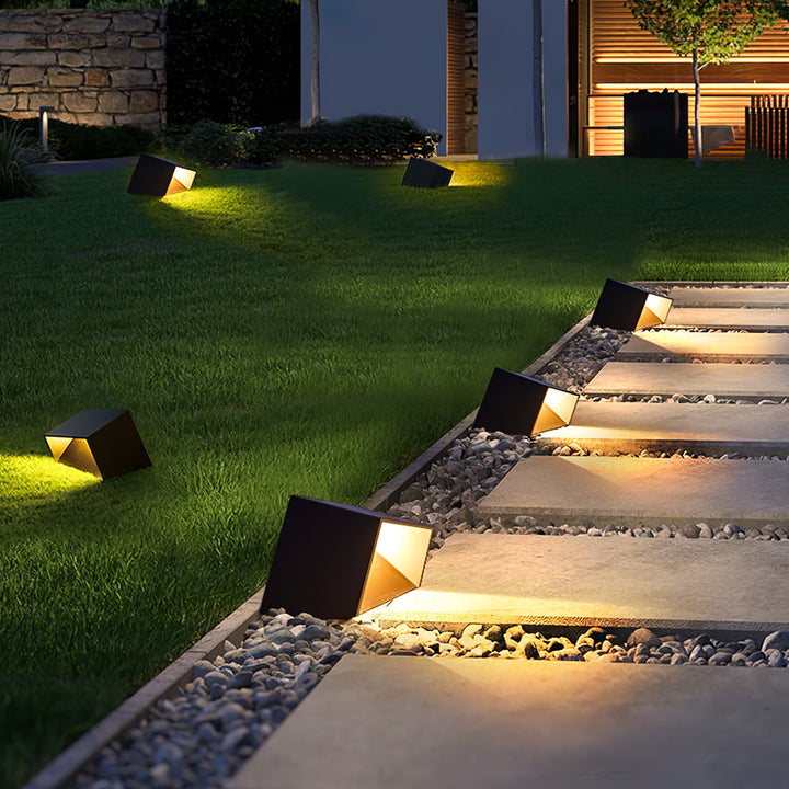 Cube Garden Solutomhuslampa
