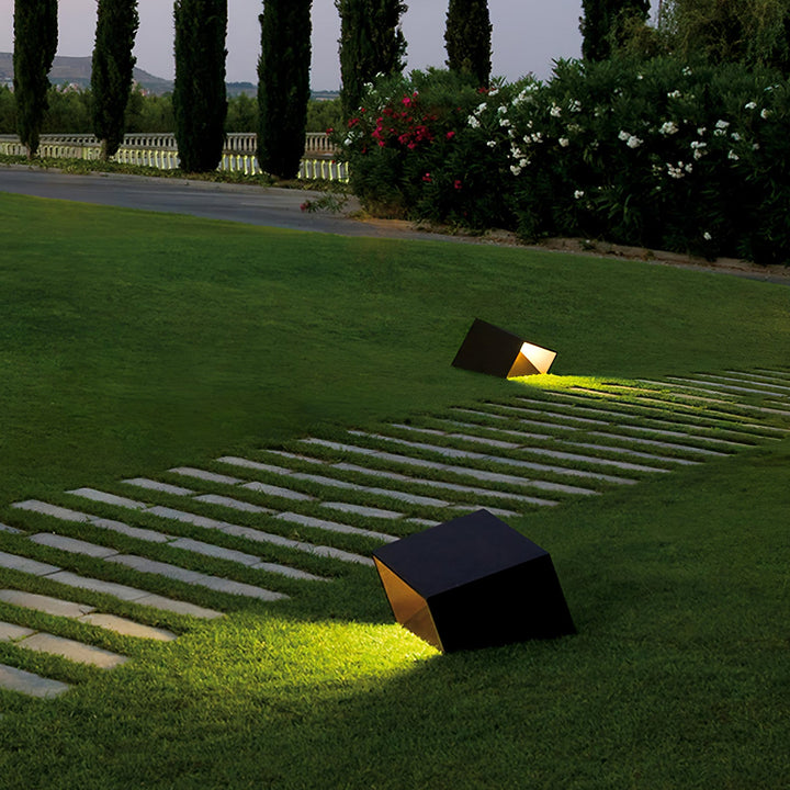 Cube Garden Solutomhuslampa