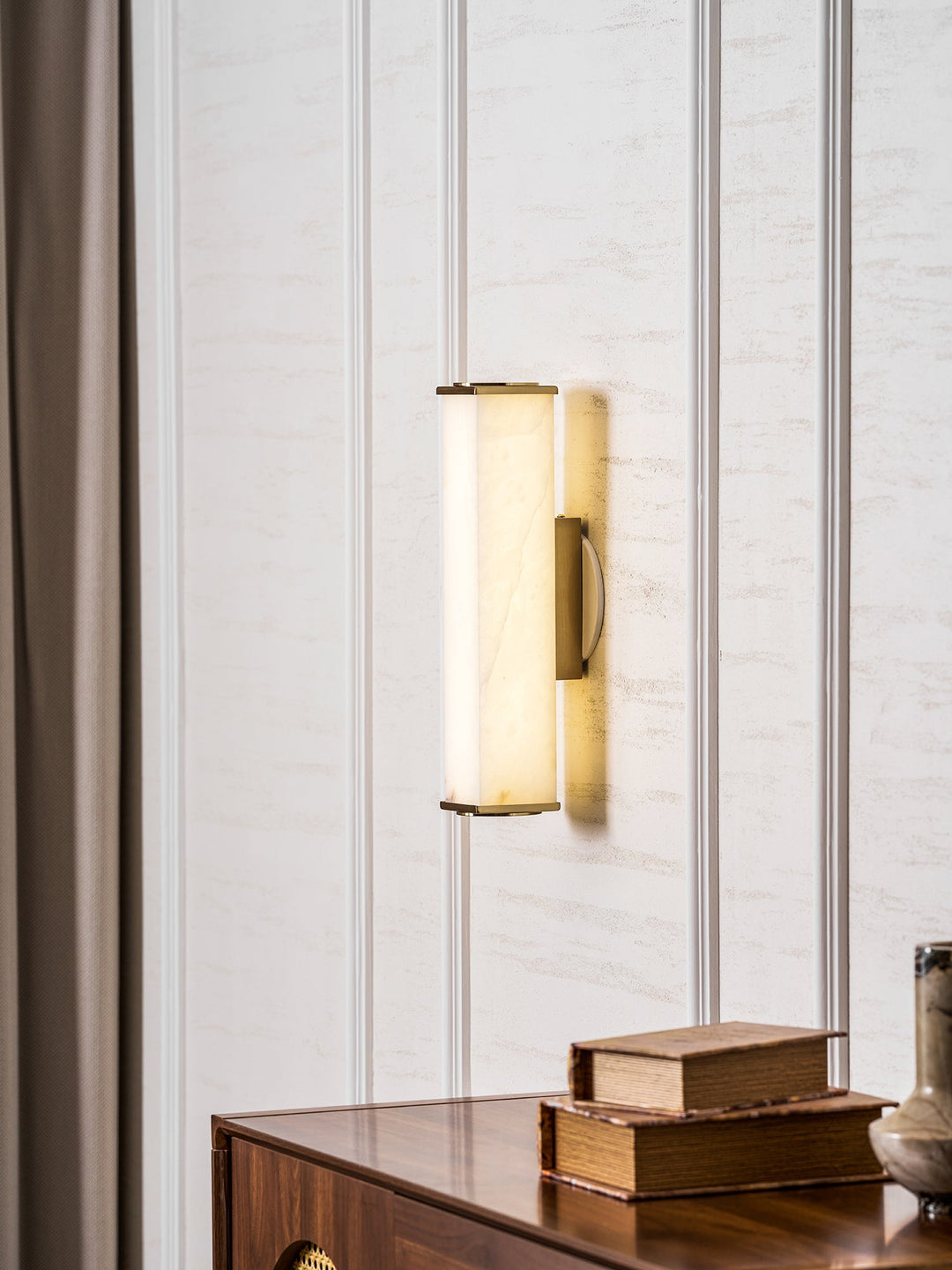 Cuboid Alabaster Vägglampa