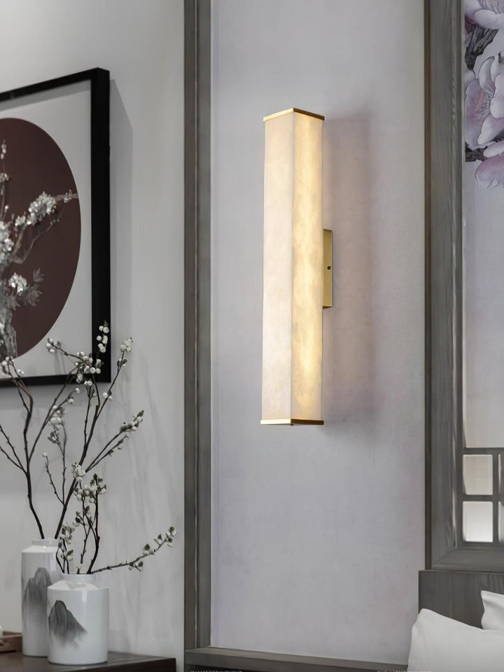 Cuboid Alabaster Vägglampa