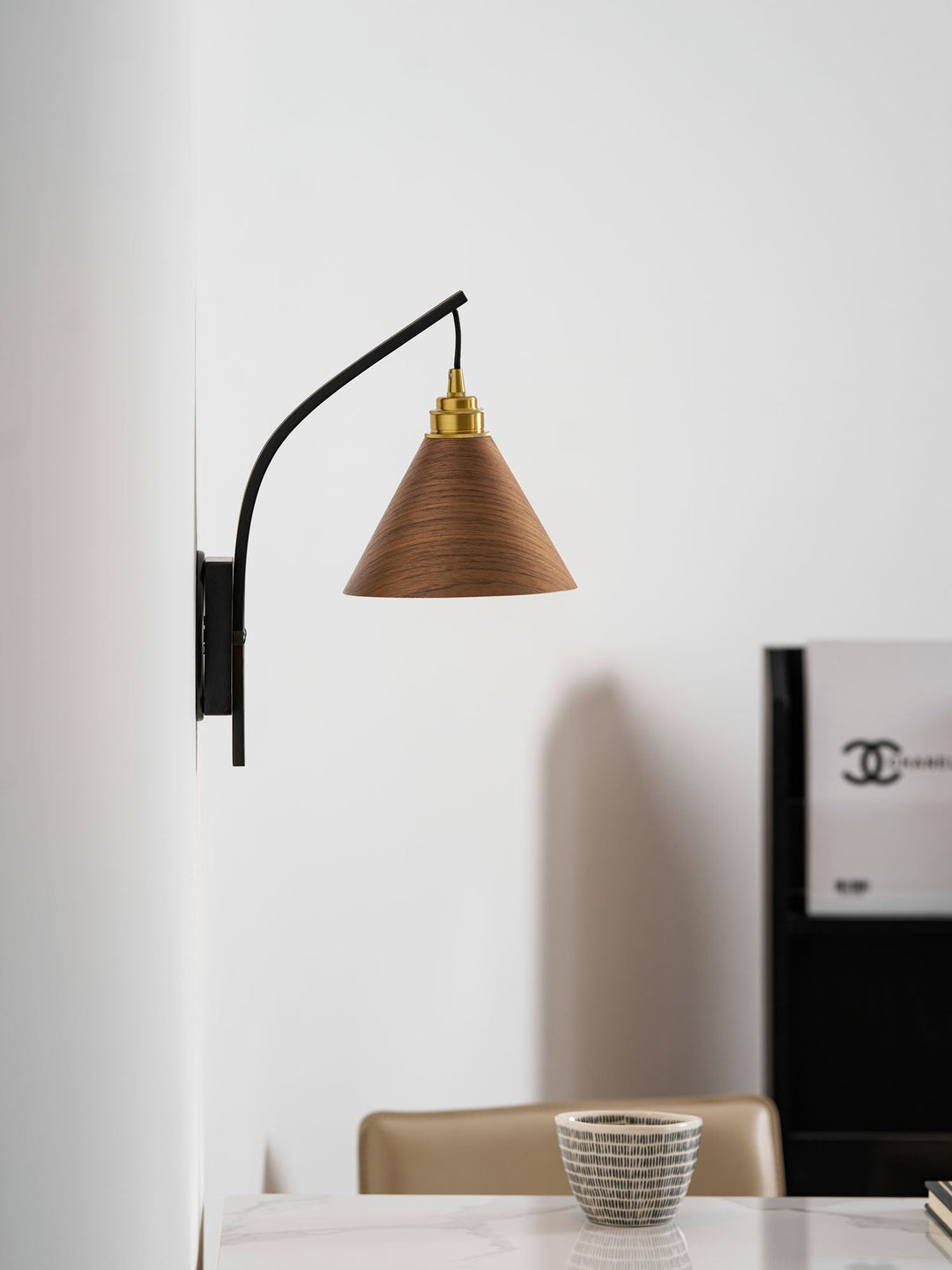 Camber Arc Vägglampa