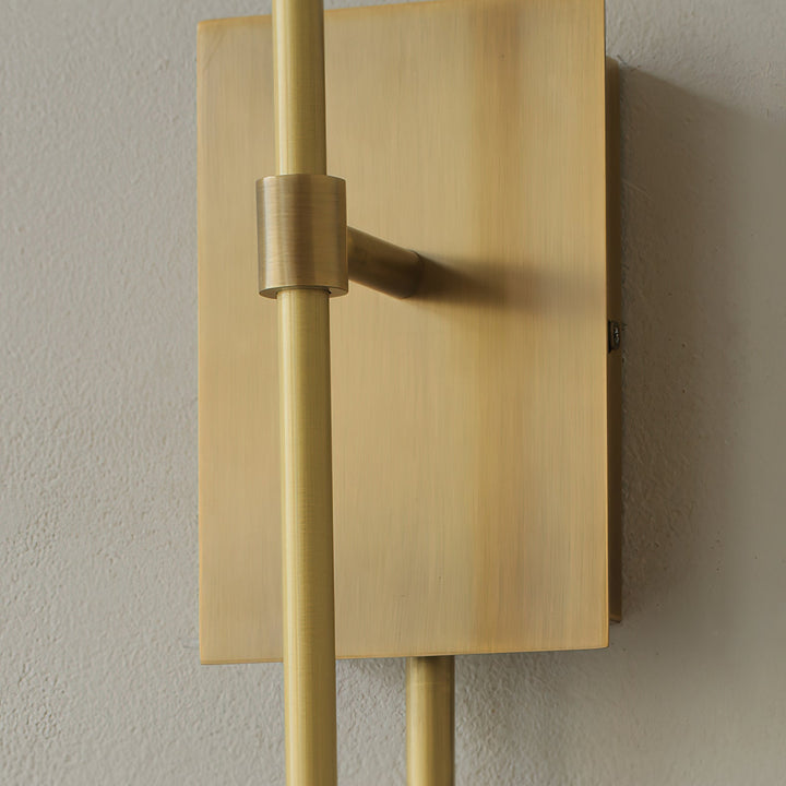 Pilar Vägglampa