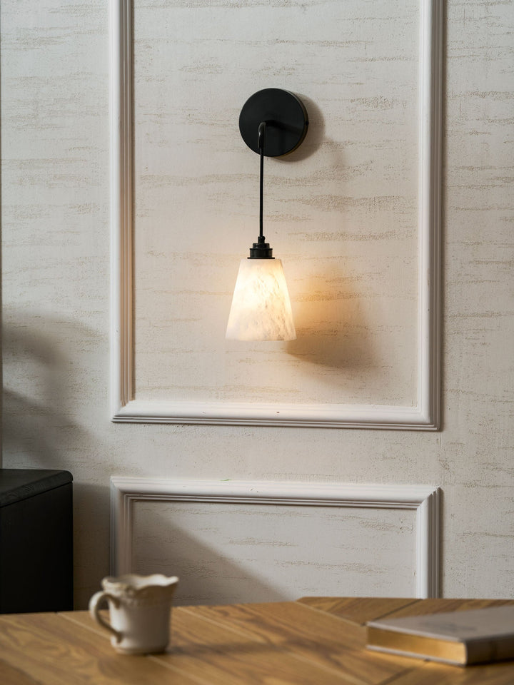 Droplet Alabaster Vägglampa