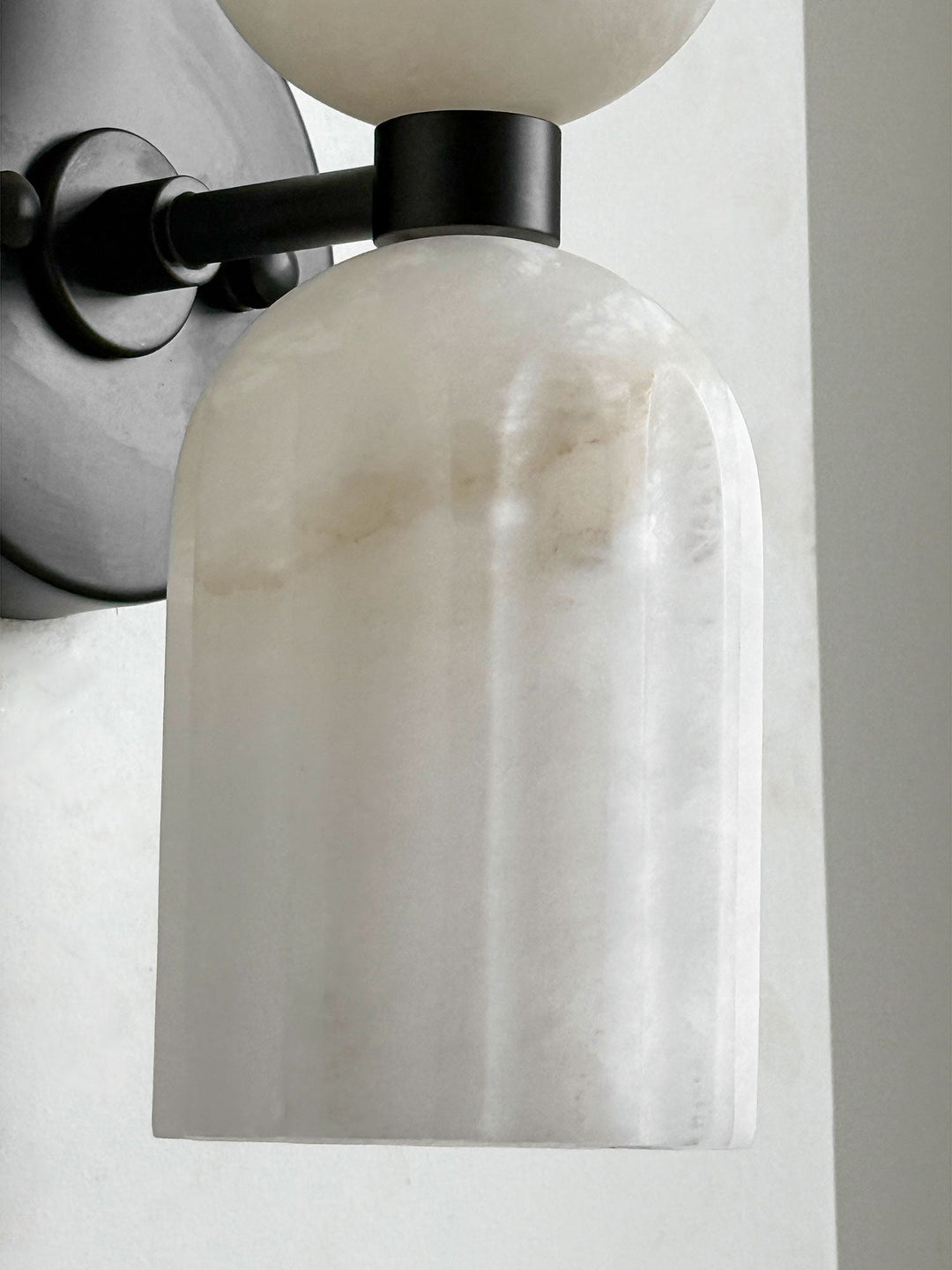 Dubbel Alabaster Ribbad Vägglampa