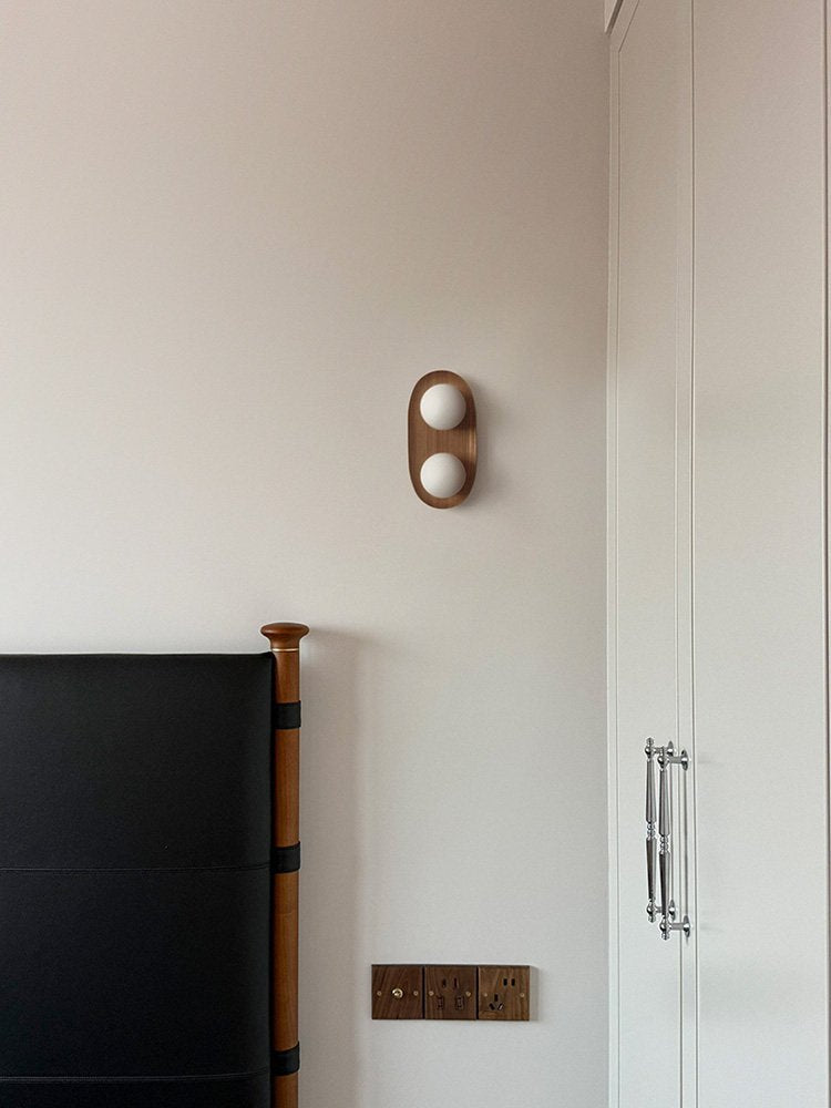 Duo Orb Trä Vägglampa