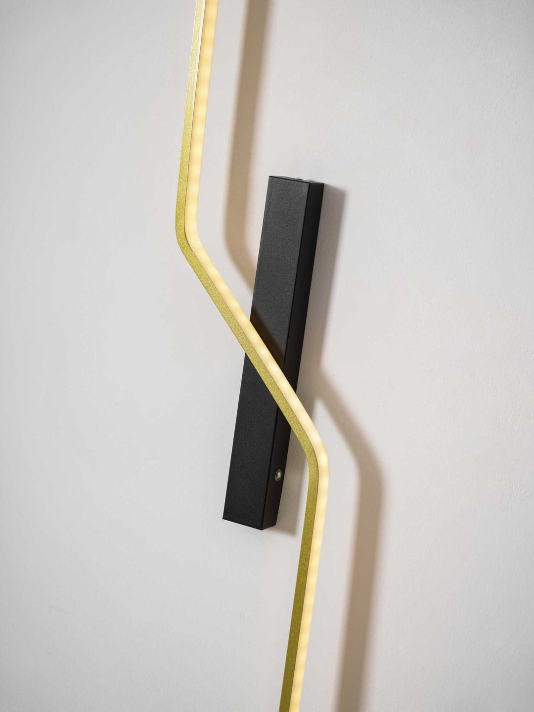Echelon Vägglampa