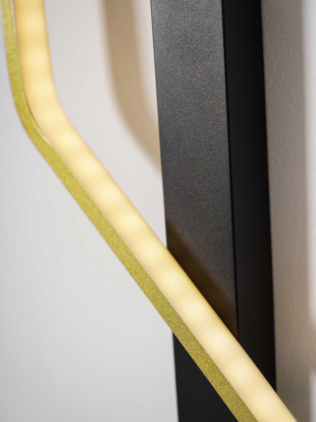 Echelon Vägglampa