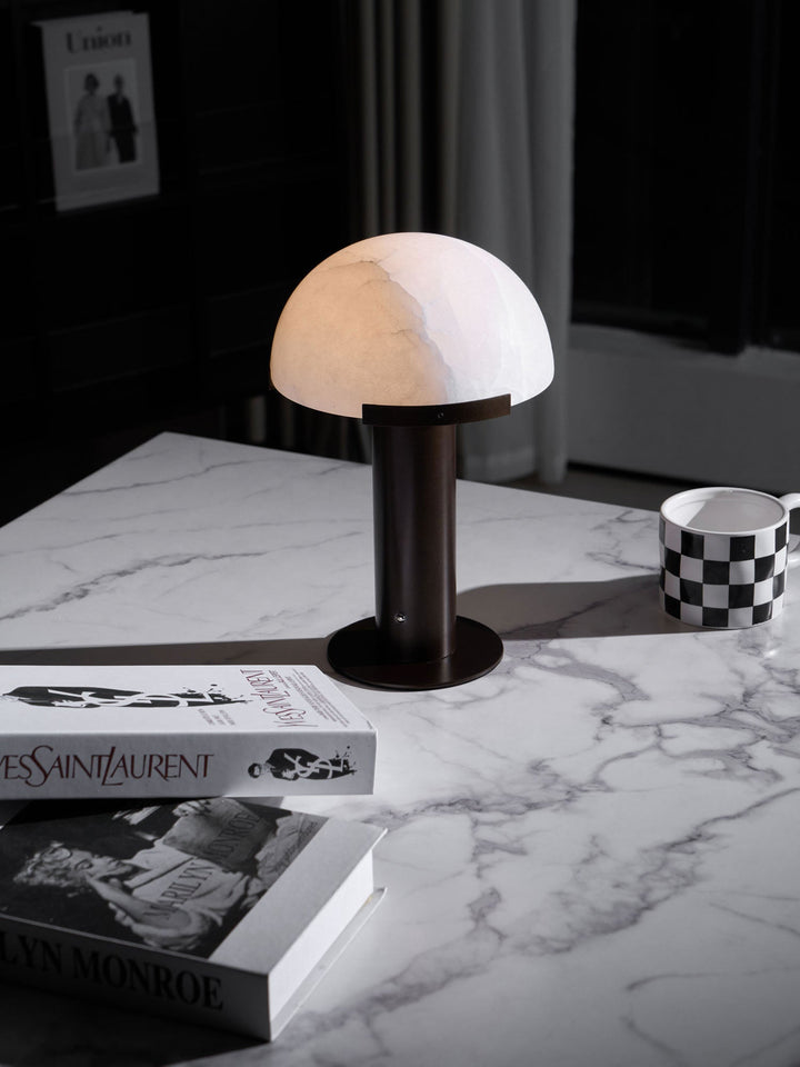 Elegance Alabaster Bordslampa