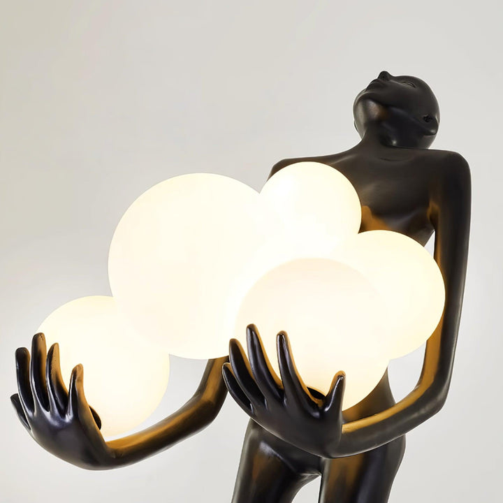 Omfamna Skulptur Golvlampa