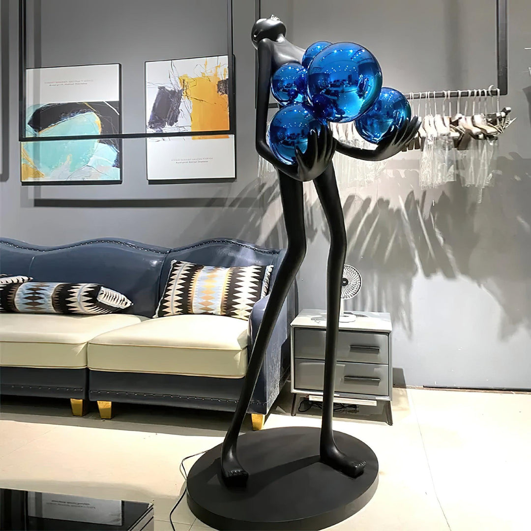 Omfamna Skulptur Golvlampa