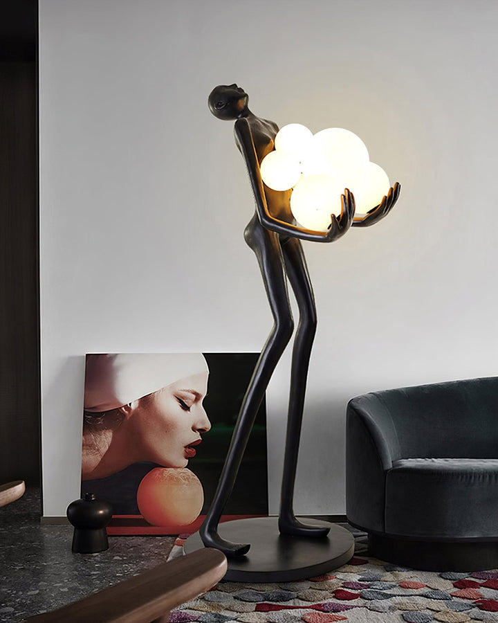 Omfamna Skulptur Golvlampa