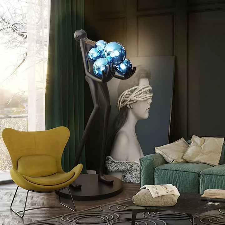 Omfamna Skulptur Golvlampa