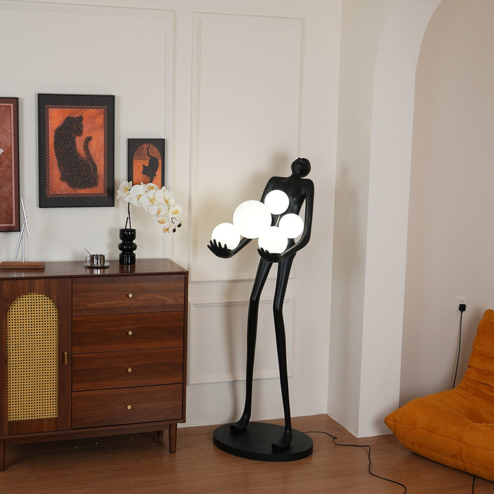 Omfamna Skulptur Golvlampa