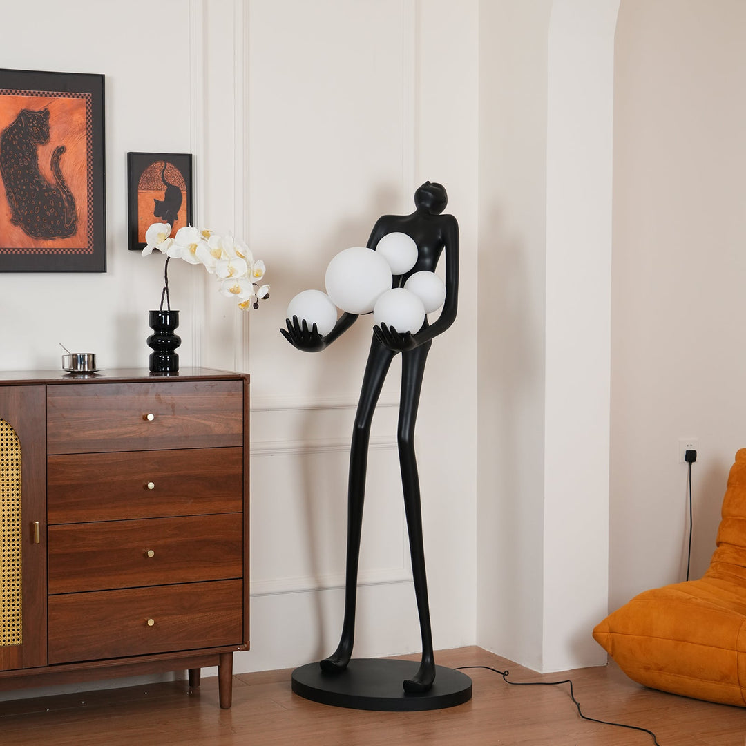 Omfamna Skulptur Golvlampa