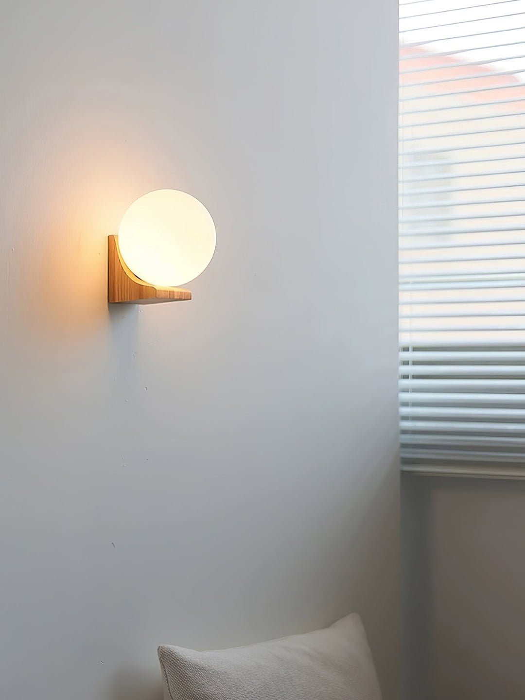 Evelyn Orb Vägglampa