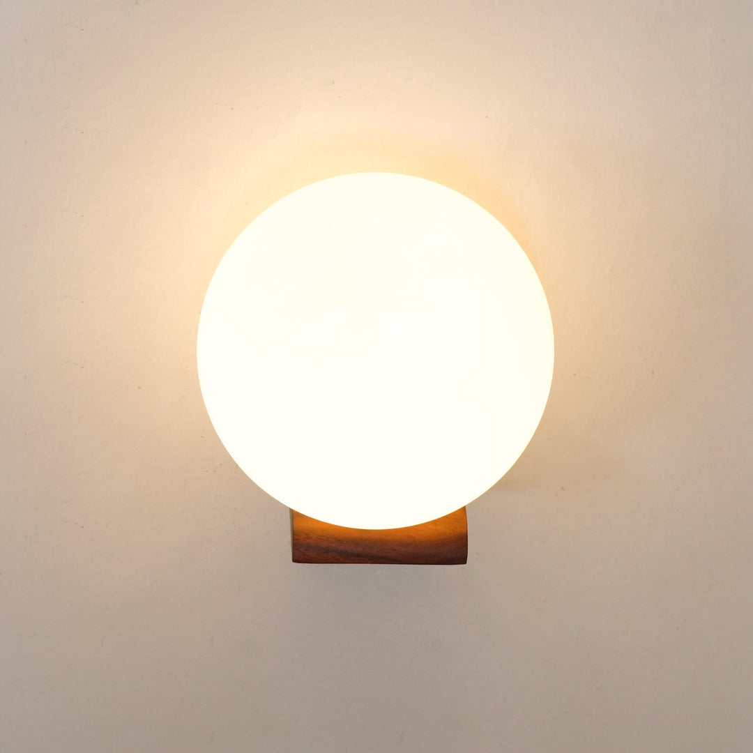 Evelyn Orb Vägglampa