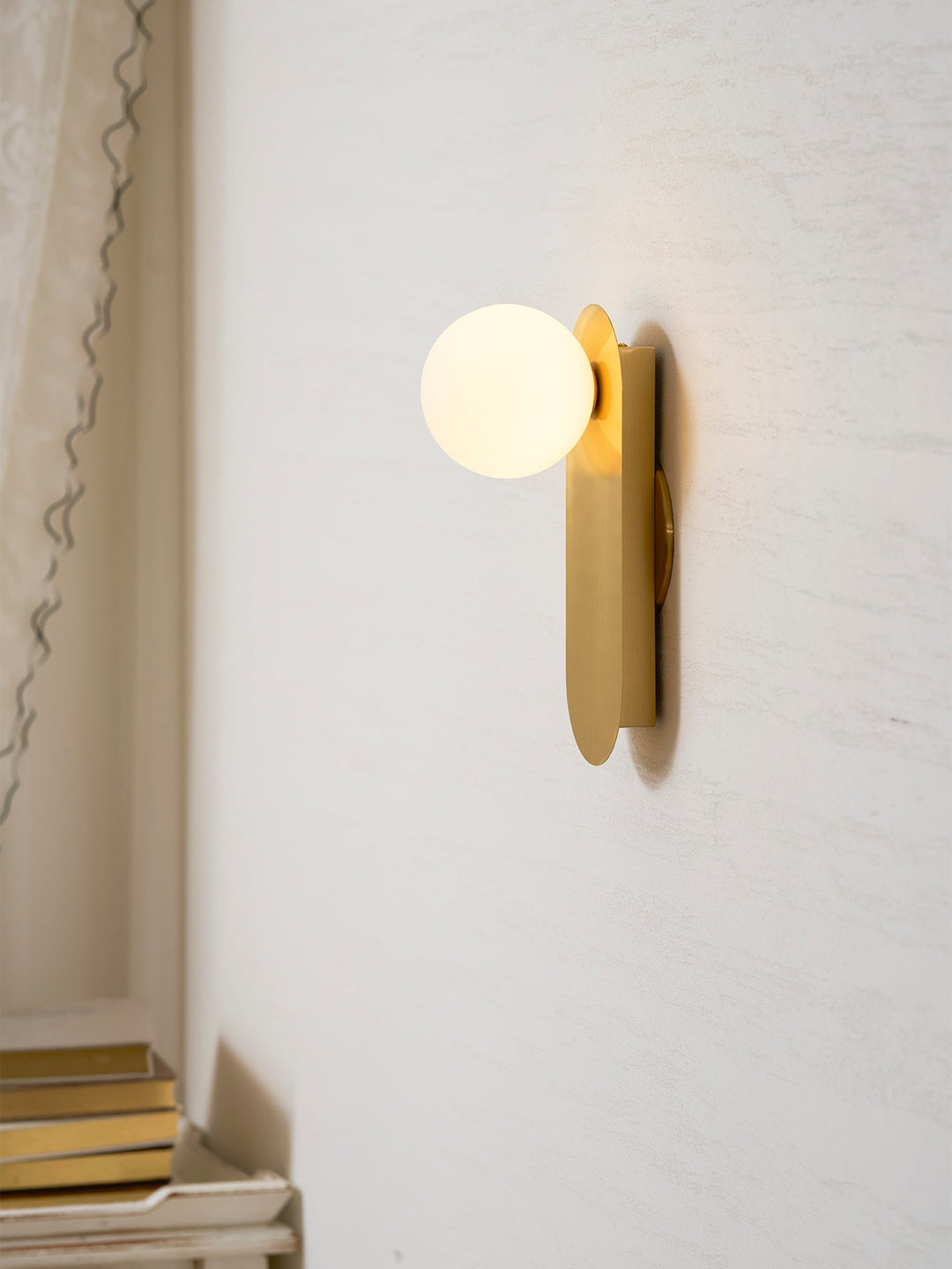 Flat Base Globe Sconce
