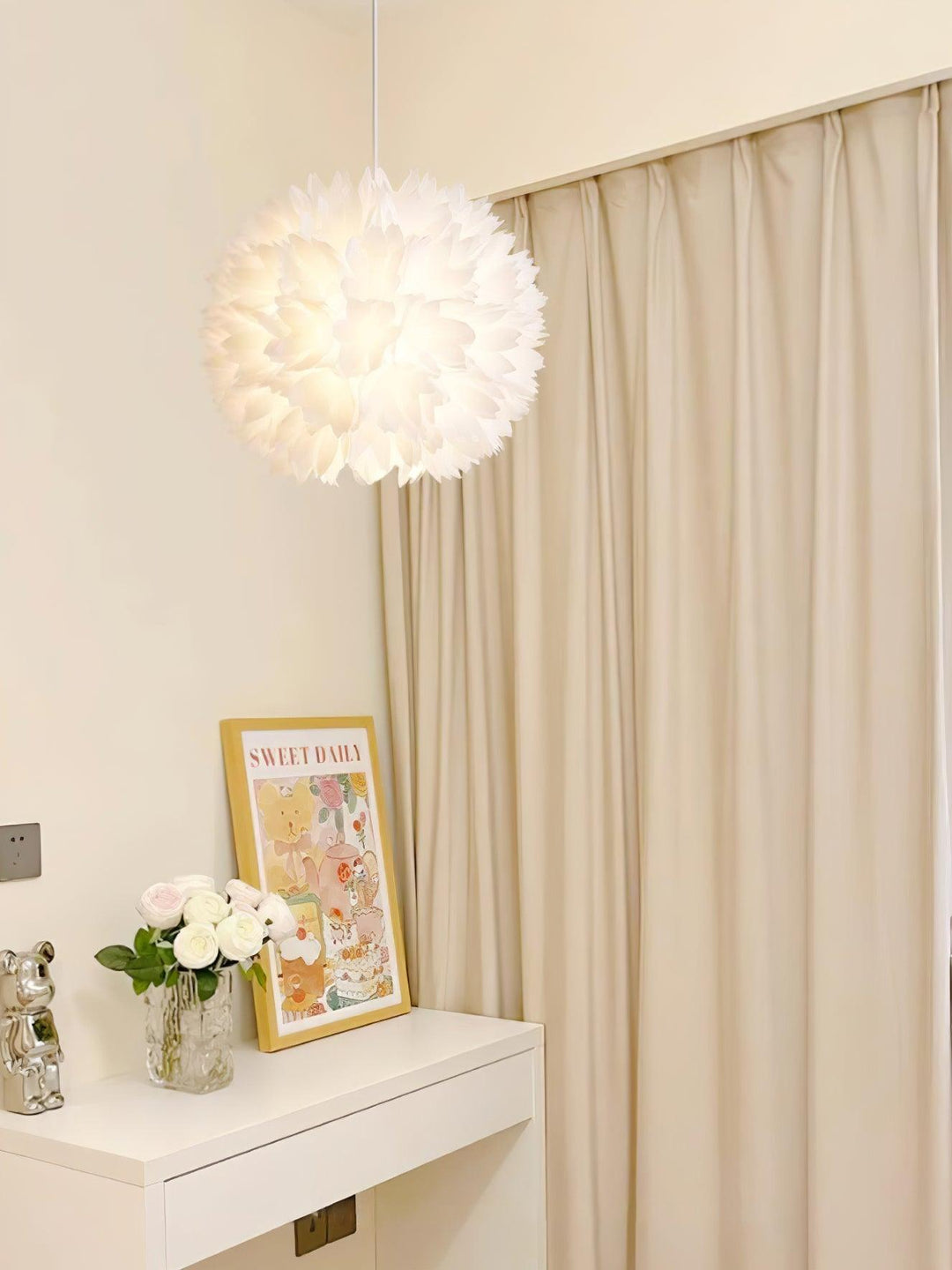 Blommor Ball Pendant Light