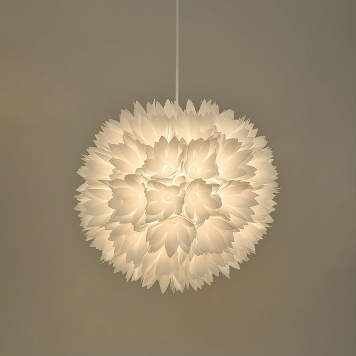 Blommor Ball Pendant Light