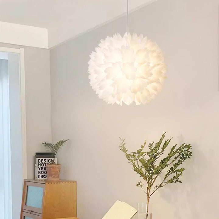 Blommor Ball Pendant Light