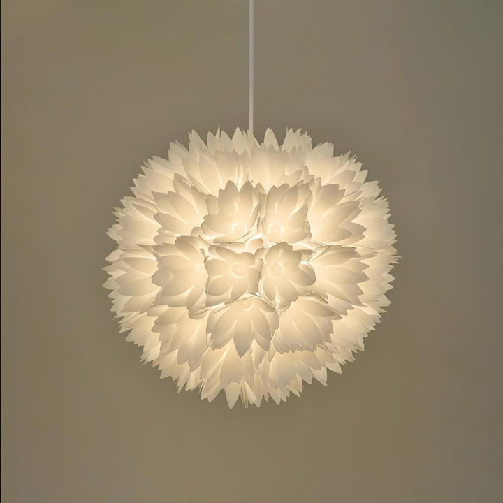 Blommor Ball Pendant Light