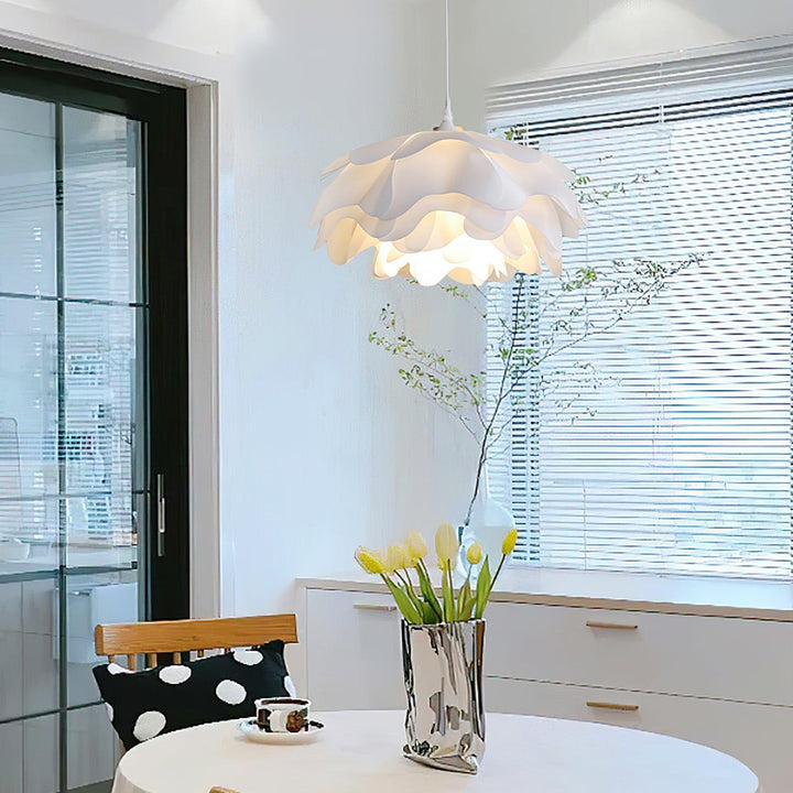 Blomformad Vit Pendellampa