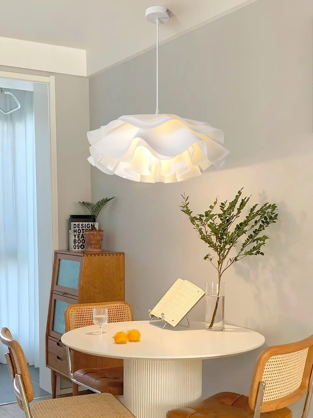 Blomformad Vit Pendellampa
