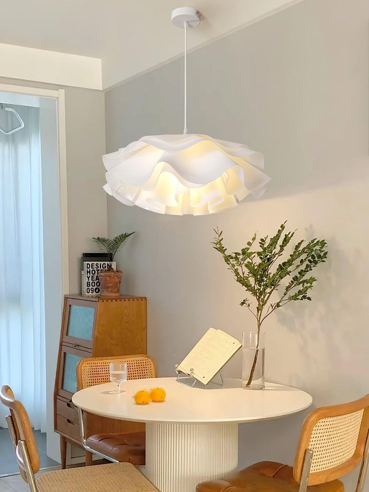 Blomformad Vit Pendellampa