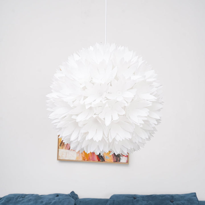 Blommor Ball Pendant Light