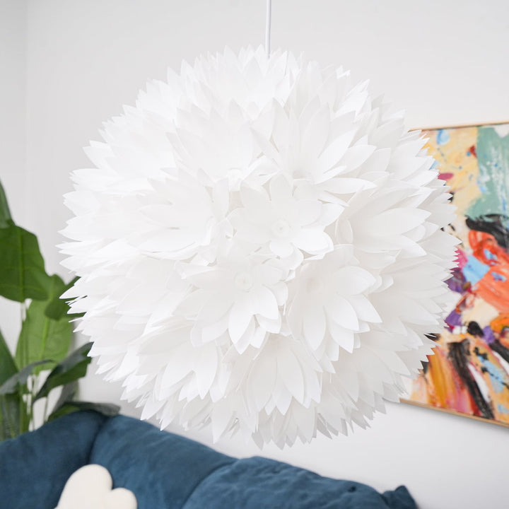 Blommor Ball Pendant Light