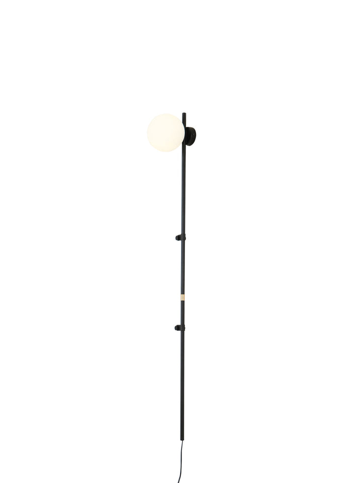 Funiculi Plug In Vägglampa