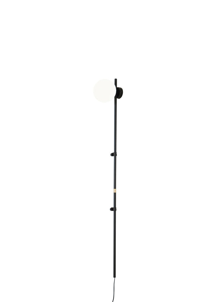 Funiculi Plug In Vägglampa