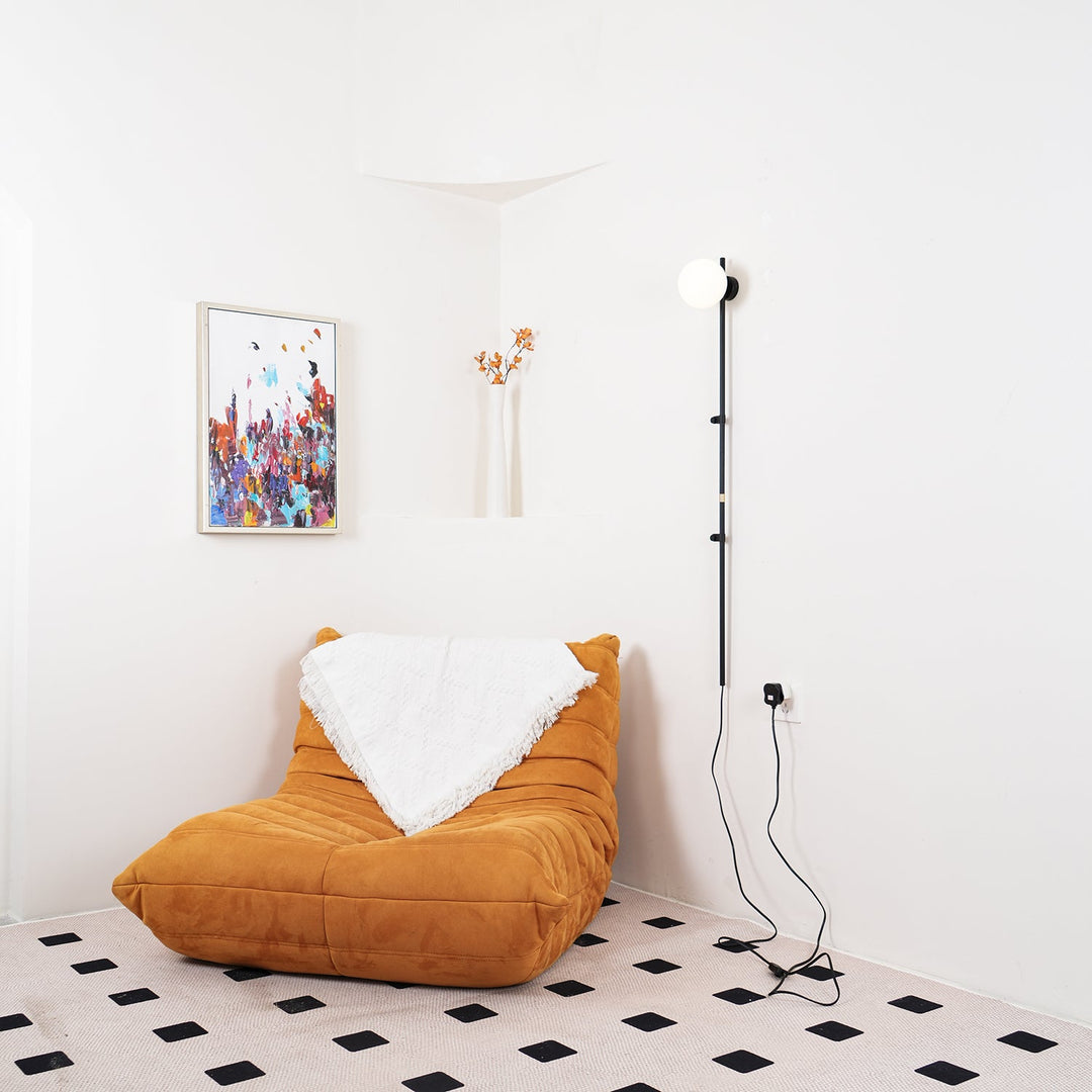 Funiculi Plug In Vägglampa